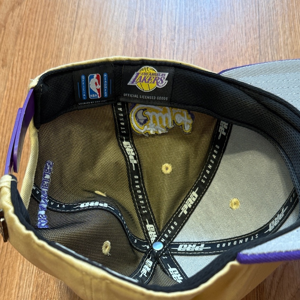 Pro Standard Lakers SnapBack - Picture 4 of 4